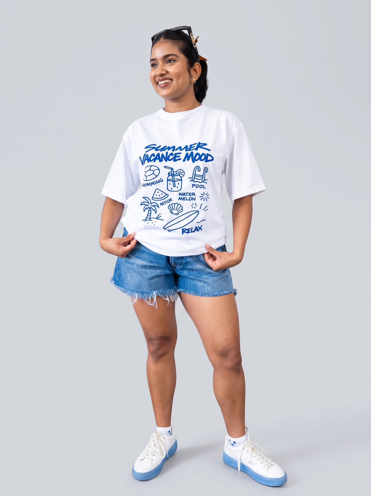 Summer Vacance Mood Oversized Tee, full length view